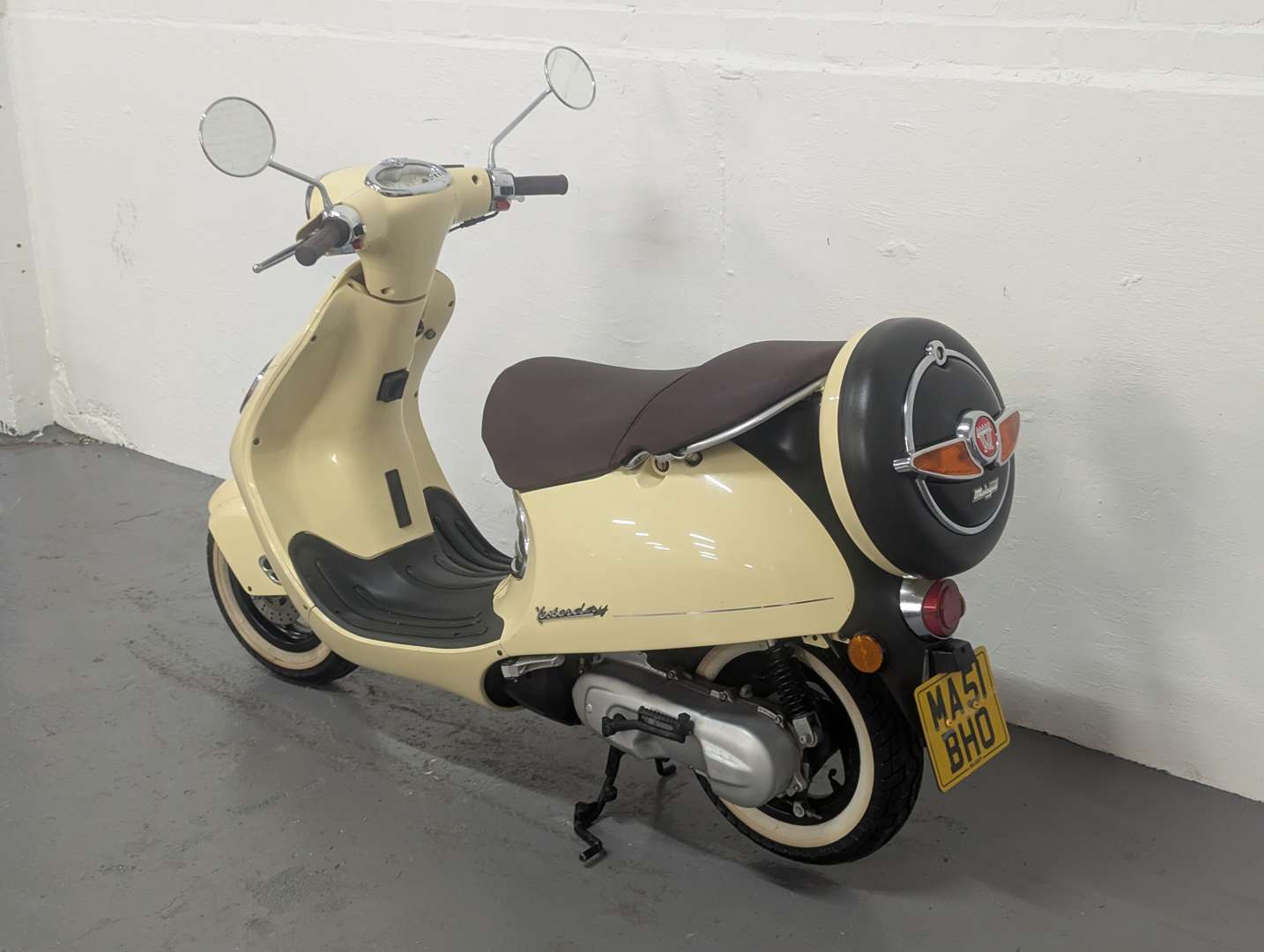 <p>2001 MALAGUTI YESTERDAY</p>