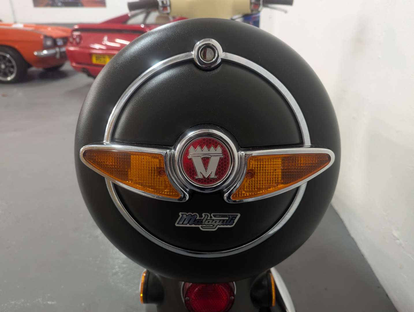 <p>2001 MALAGUTI YESTERDAY</p>