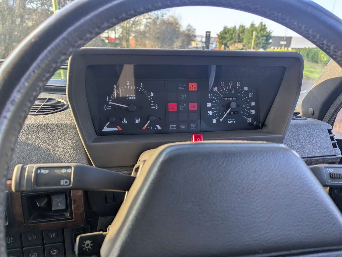 <p>1993 RANGE ROVER CLASSIC&nbsp;VOGUE SE AUTO</p>