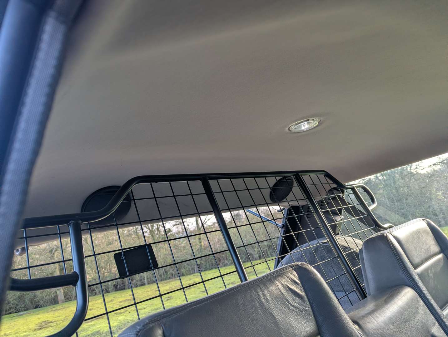 <p>1993 RANGE ROVER CLASSIC&nbsp;VOGUE SE AUTO</p>