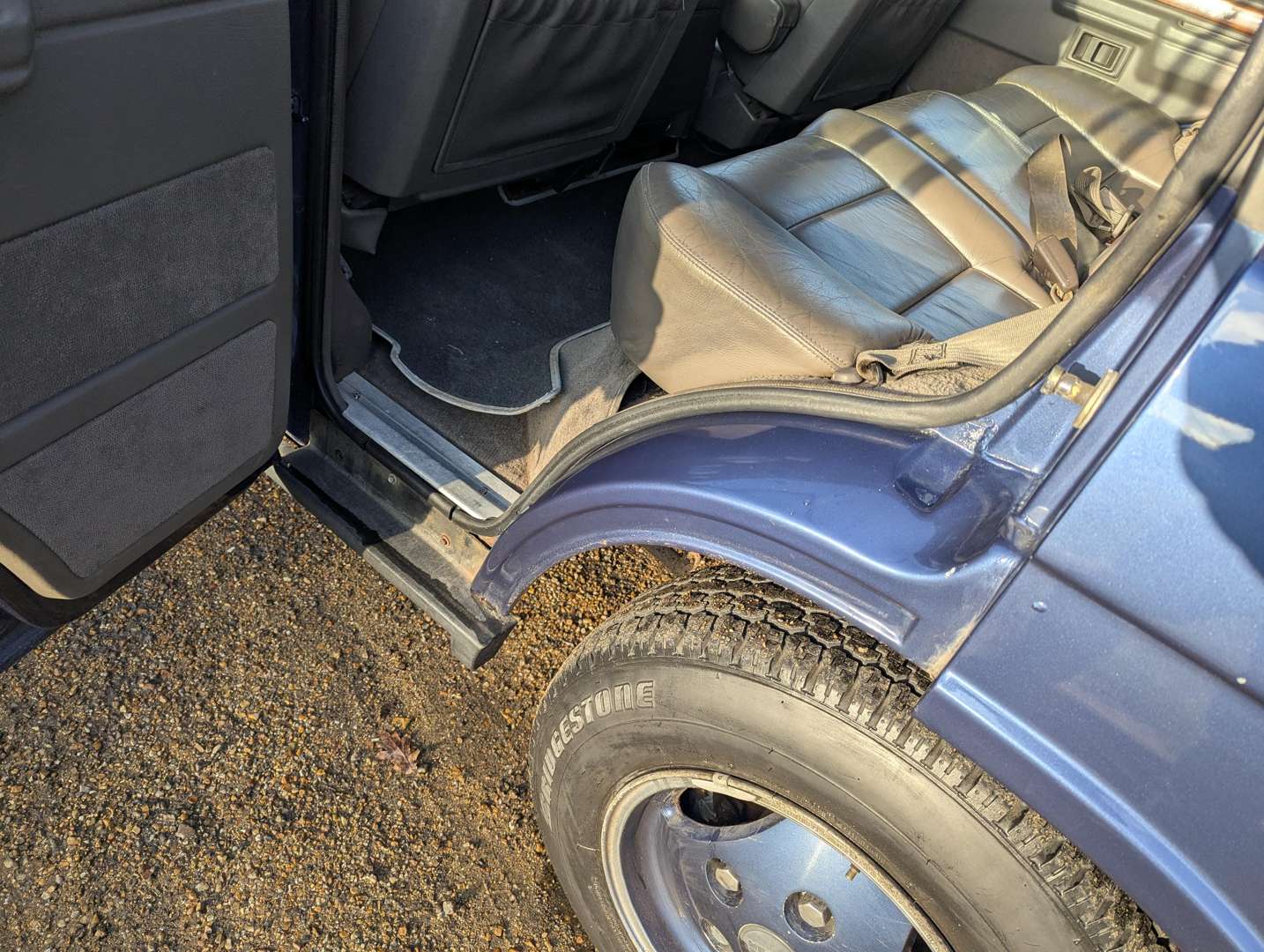 <p>1993 RANGE ROVER CLASSIC&nbsp;VOGUE SE AUTO</p>