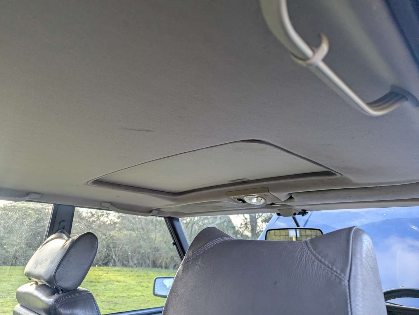 <p>1993 RANGE ROVER CLASSIC&nbsp;VOGUE SE AUTO</p>