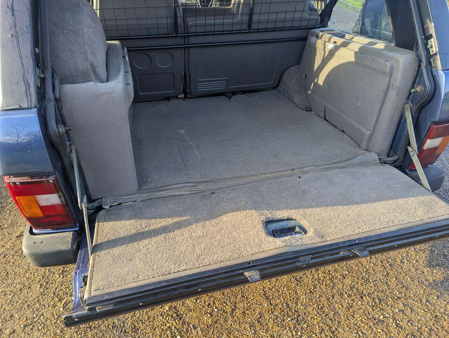 <p>1993 RANGE ROVER CLASSIC&nbsp;VOGUE SE AUTO</p>