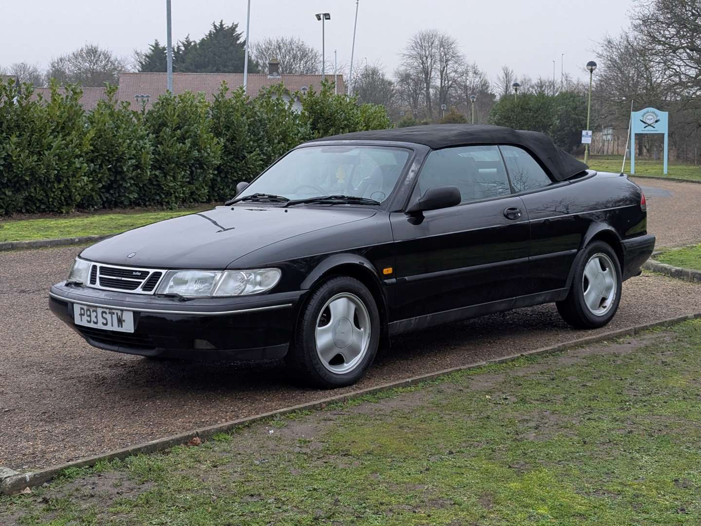 <p>1996 SAAB 900 SE TURBO</p>