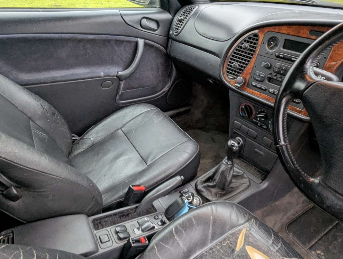 <p>1996 SAAB 900 SE TURBO</p>