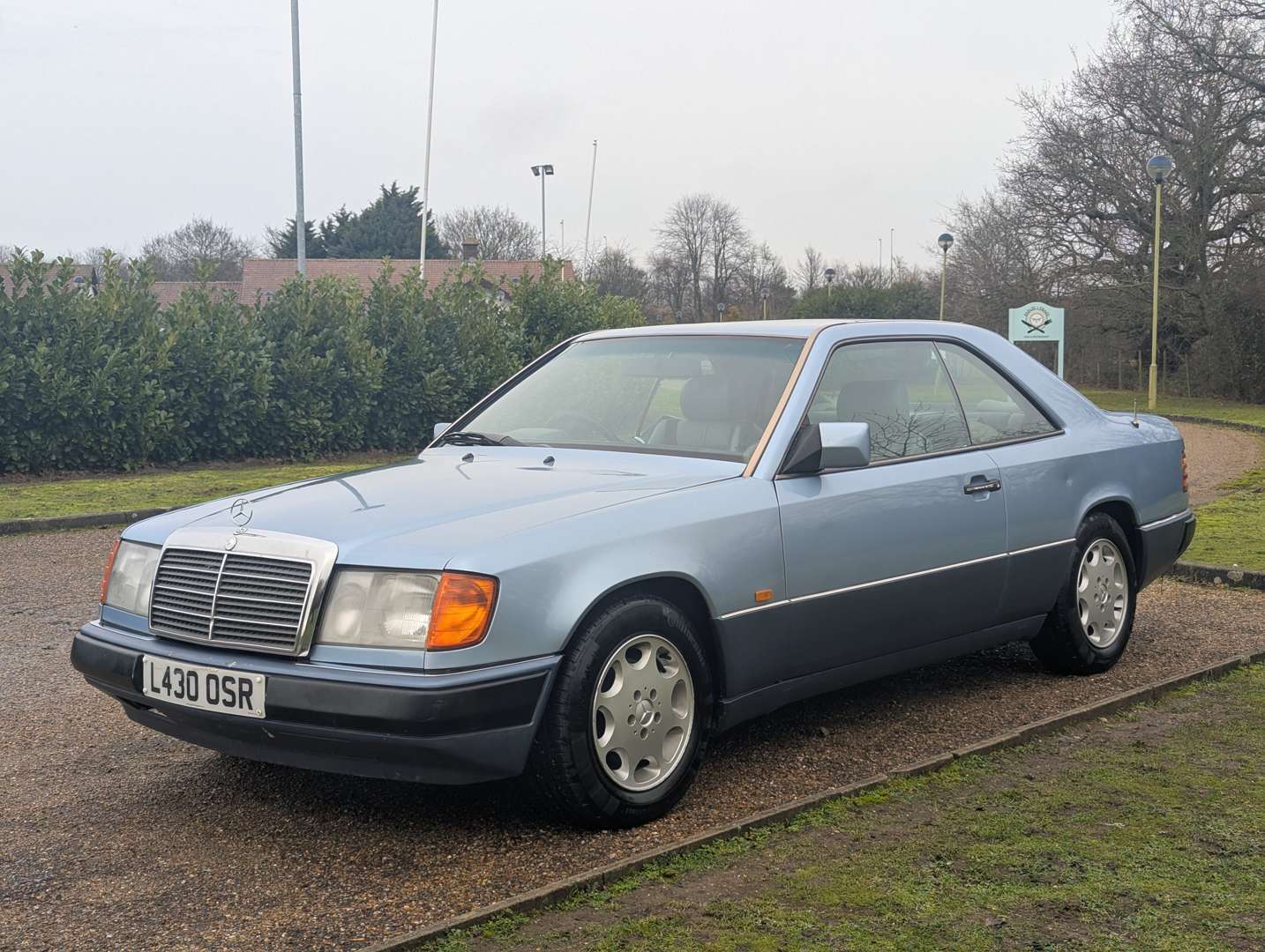 <p>1993 MERCEDES 220 CE C124 AUTO</p>