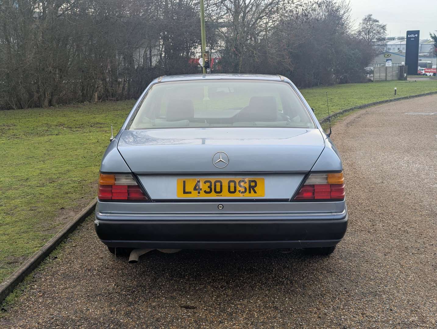 <p>1993 MERCEDES 220 CE C124 AUTO</p>