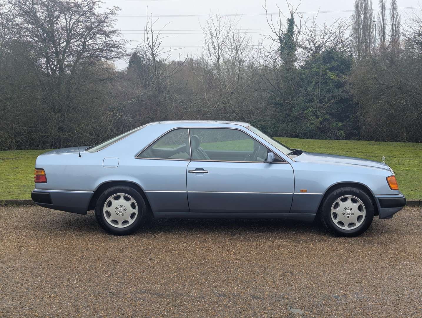 <p>1993 MERCEDES 220 CE C124 AUTO</p>