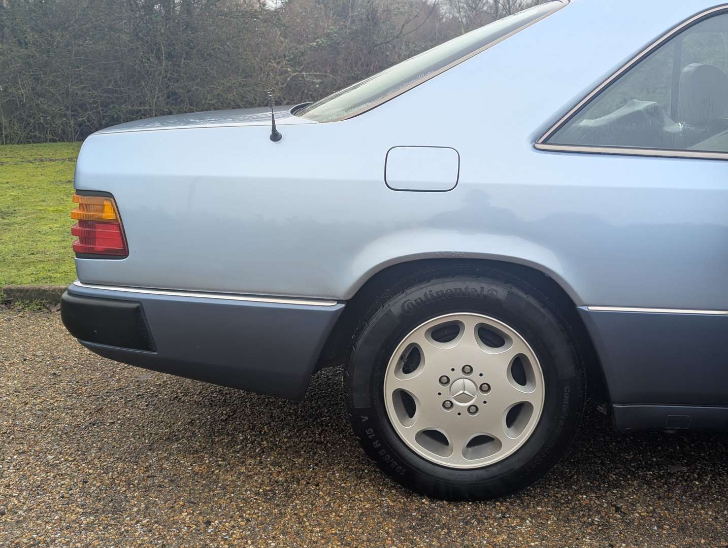 <p>1993 MERCEDES 220 CE C124 AUTO</p>