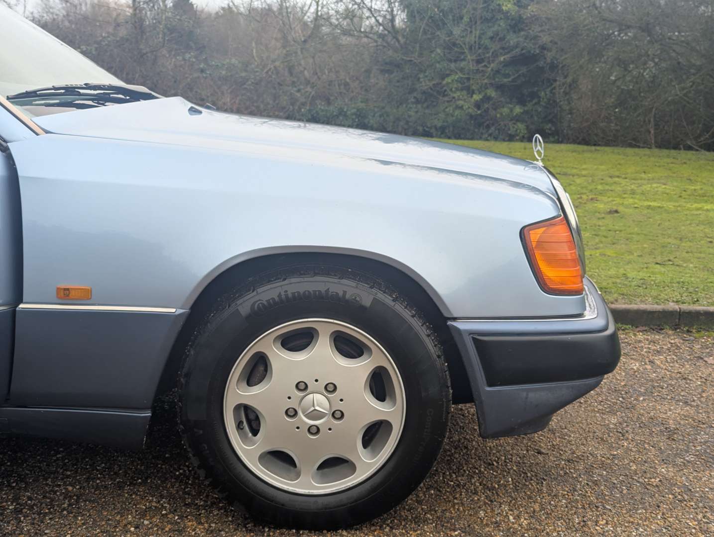 <p>1993 MERCEDES 220 CE C124 AUTO</p>