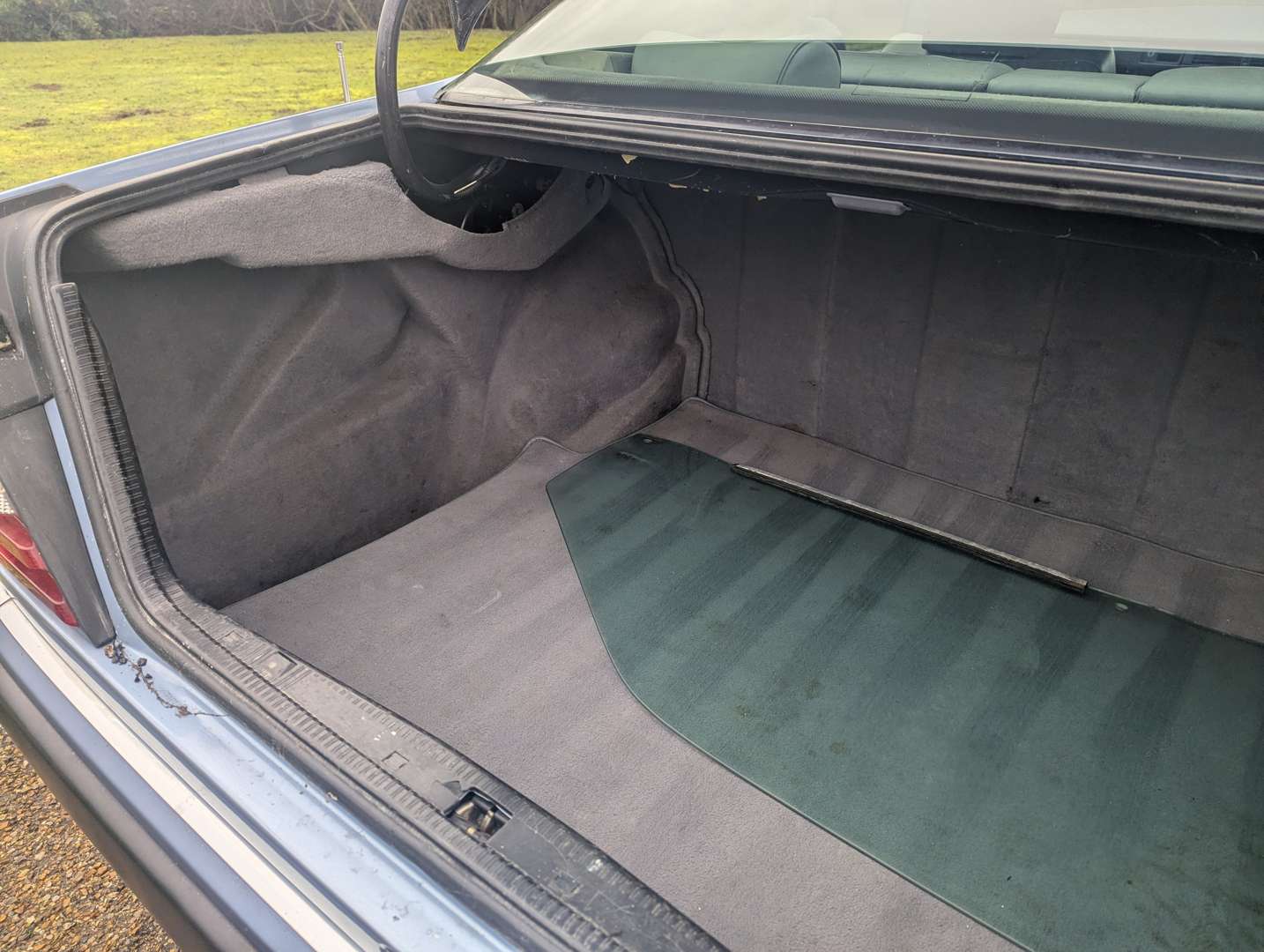 <p>1993 MERCEDES 220 CE C124 AUTO</p>