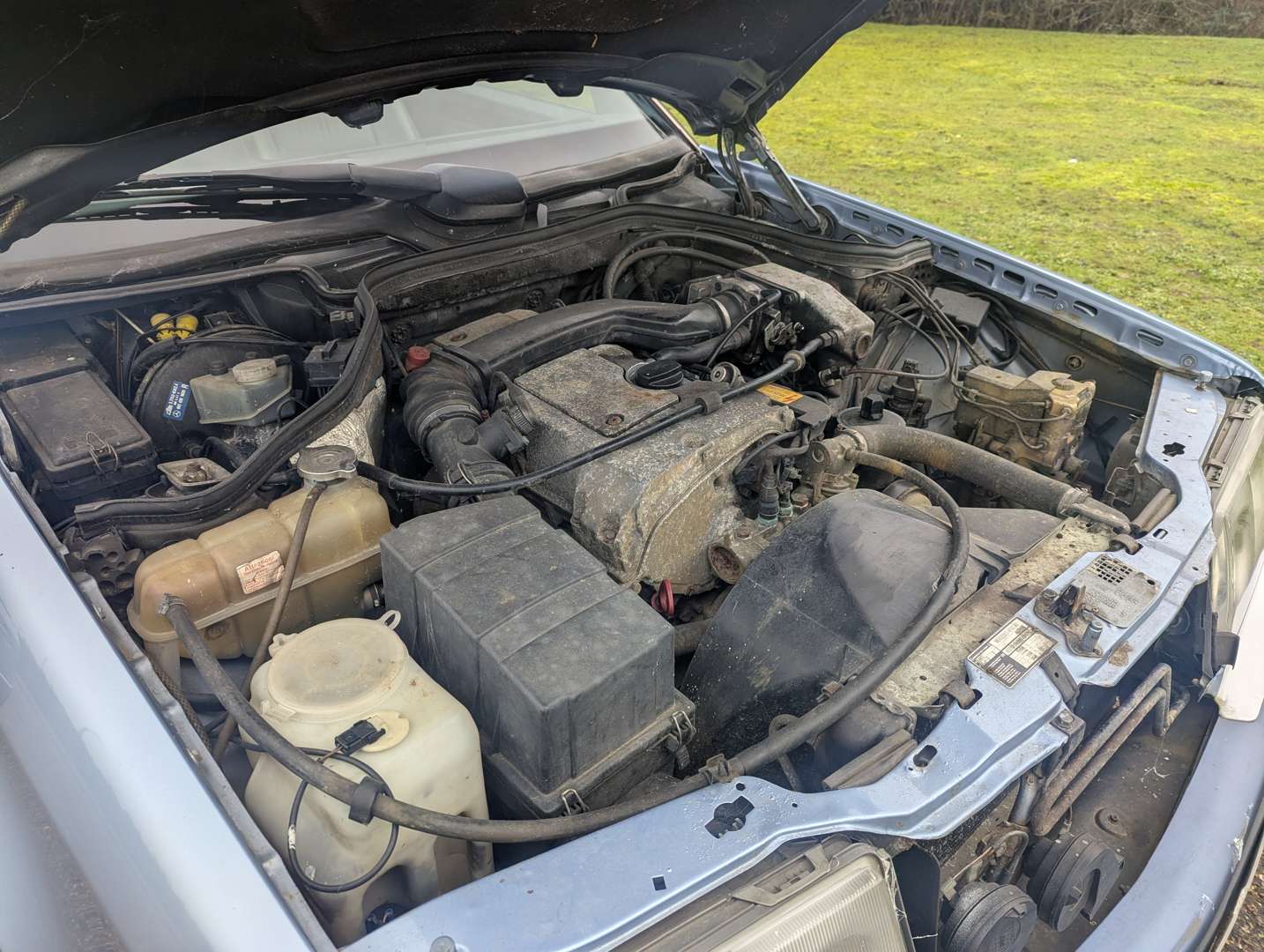 <p>1993 MERCEDES 220 CE C124 AUTO</p>