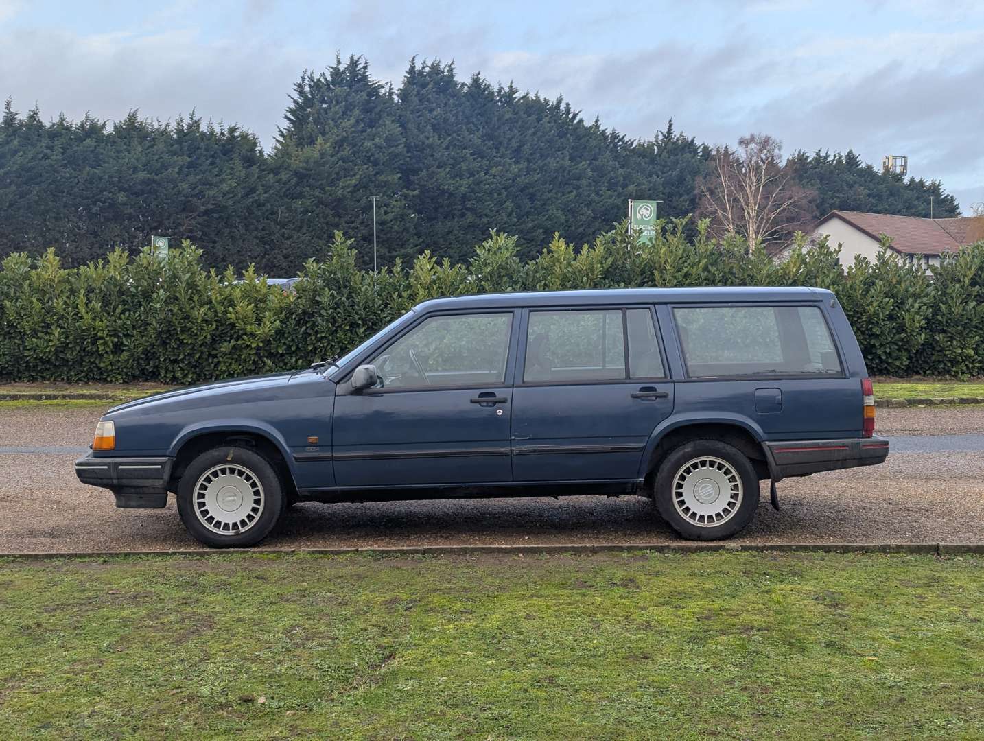 <p>1991 VOLVO 940 GL ESTATE</p>