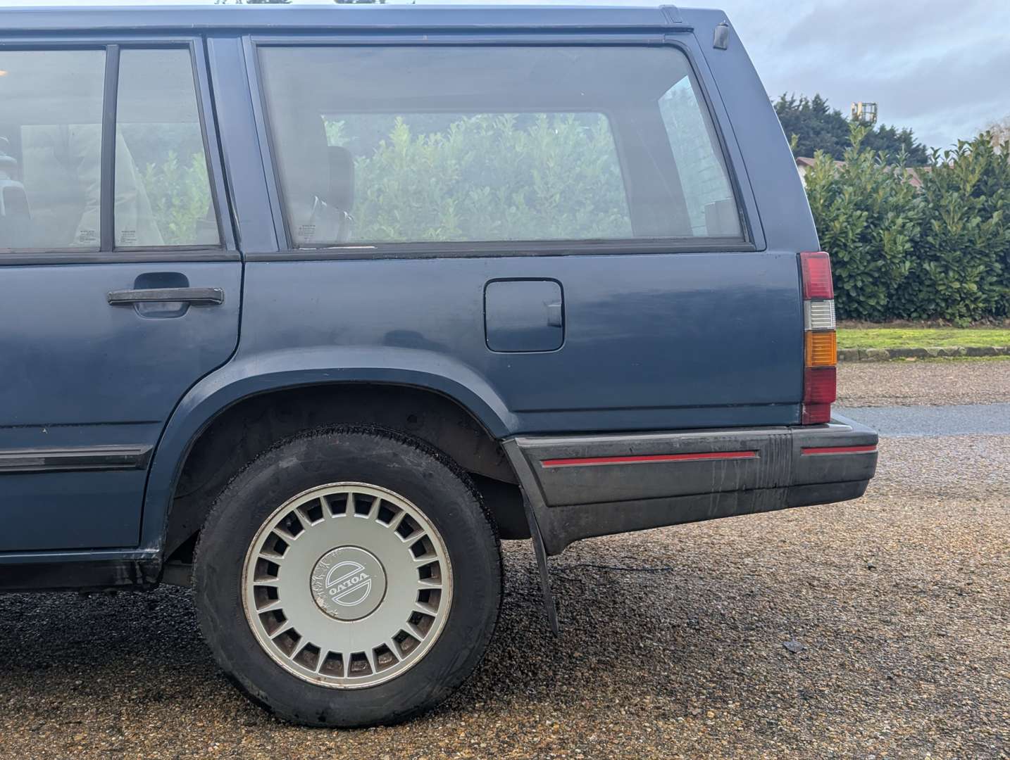 <p>1991 VOLVO 940 GL ESTATE</p>