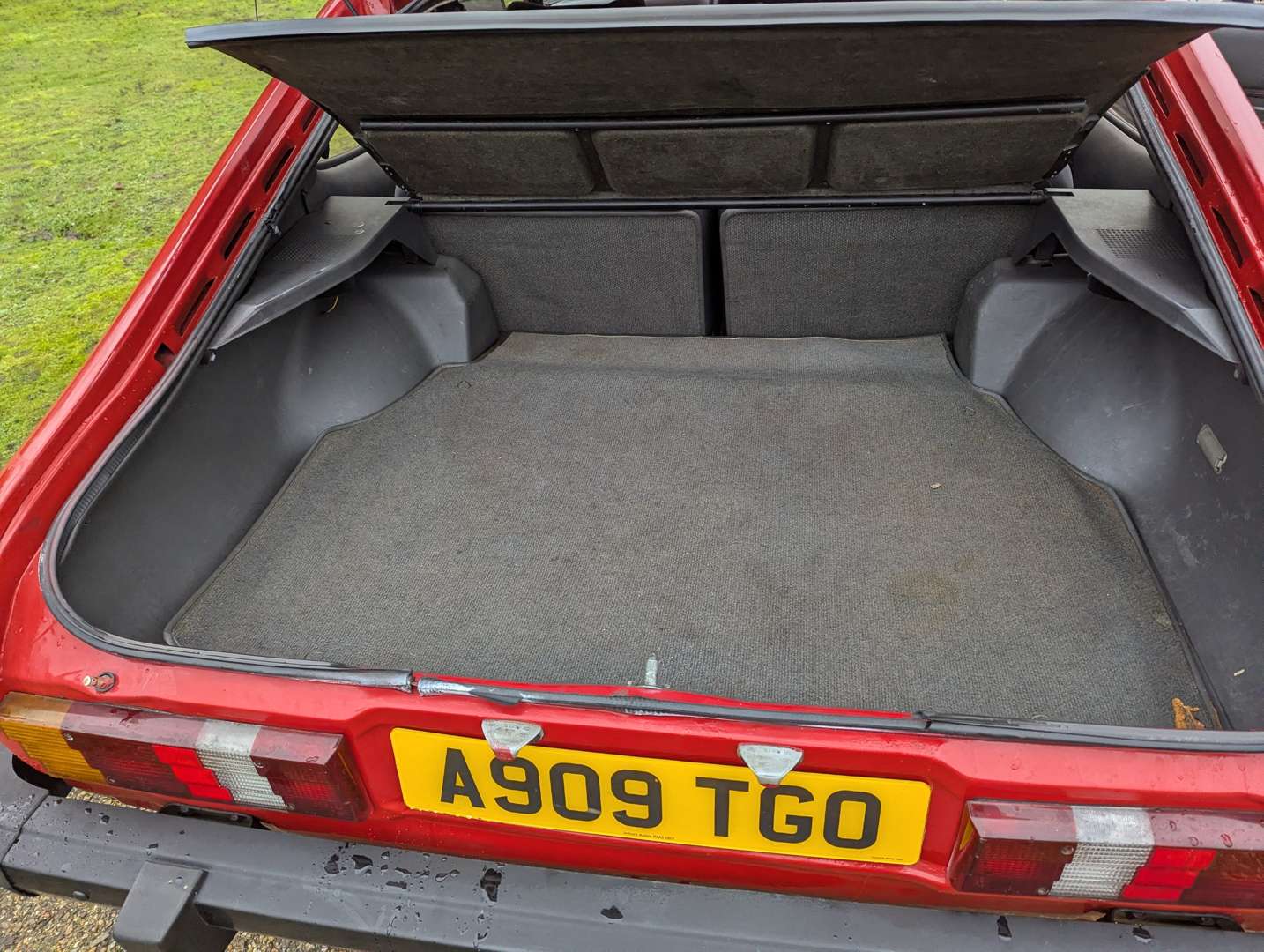 <p>1984 FORD CAPRI 2.0S</p>