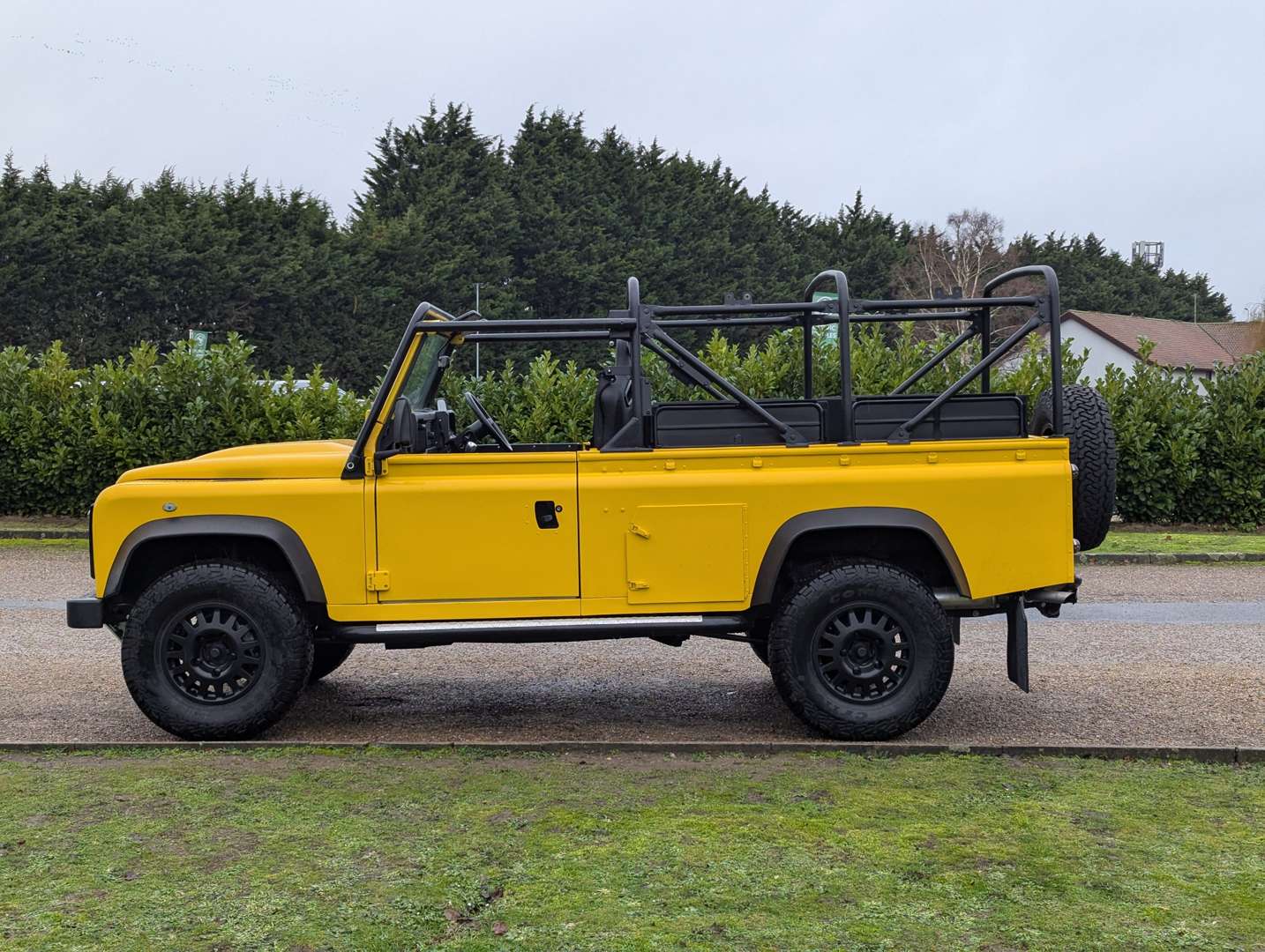 <p>1988 LAND ROVER DEFENDER 110</p>