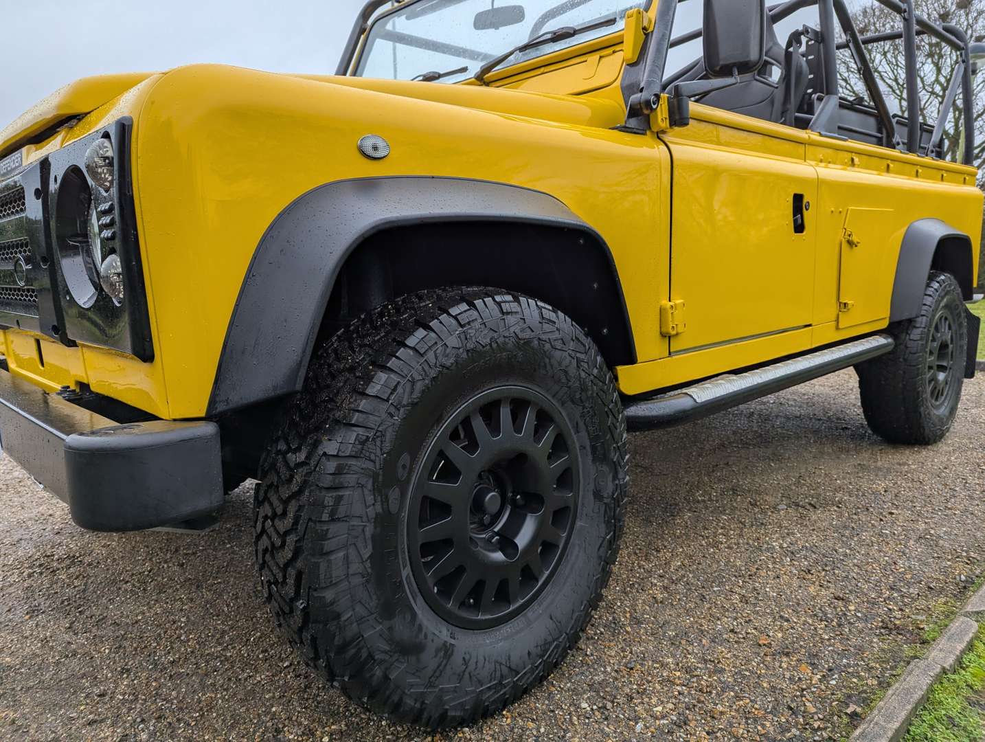 <p>1988 LAND ROVER DEFENDER 110</p>