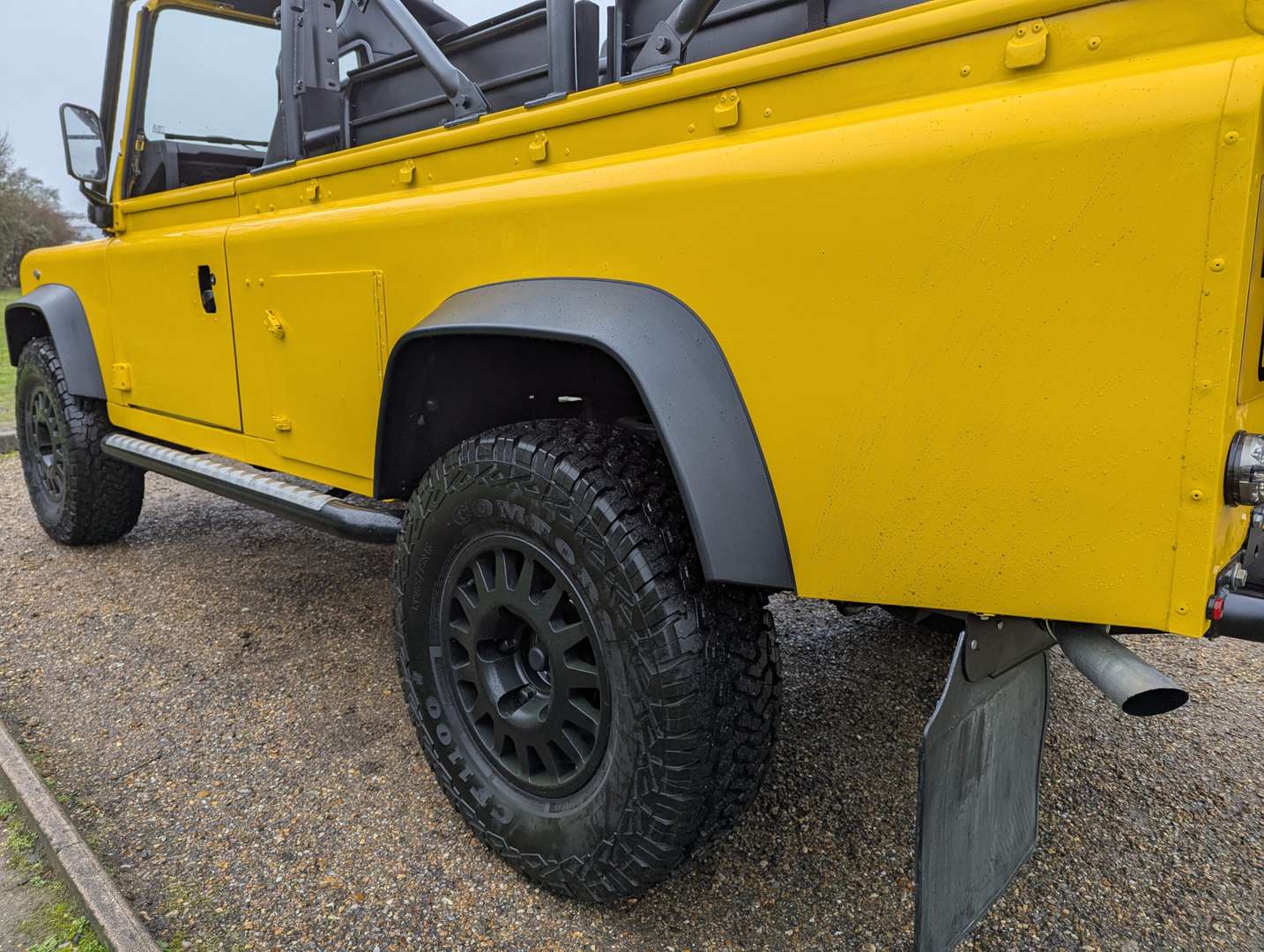 <p>1988 LAND ROVER DEFENDER 110</p>