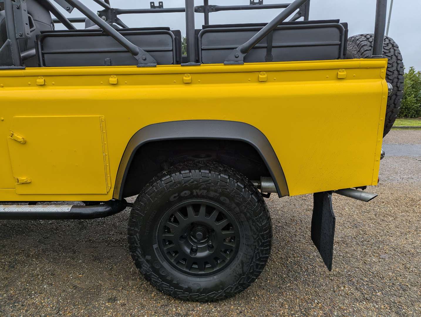 <p>1988 LAND ROVER DEFENDER 110</p>