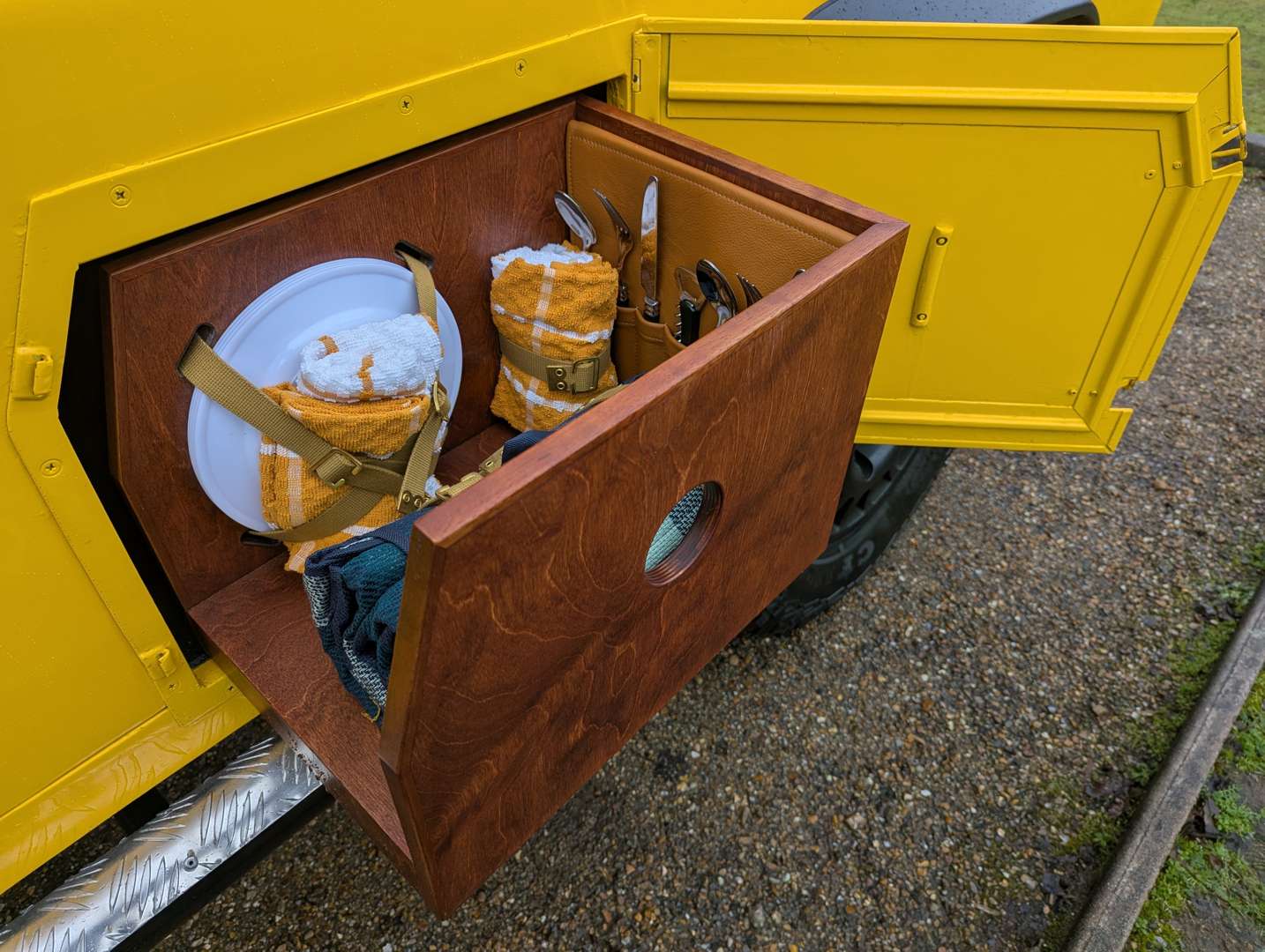 <p>1988 LAND ROVER DEFENDER 110</p>