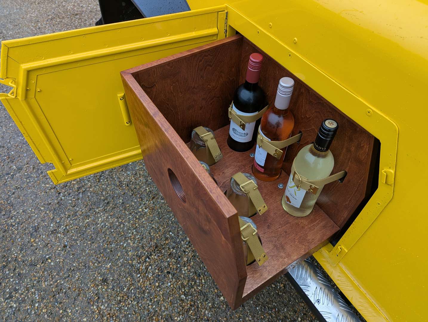 <p>1988 LAND ROVER DEFENDER 110</p>