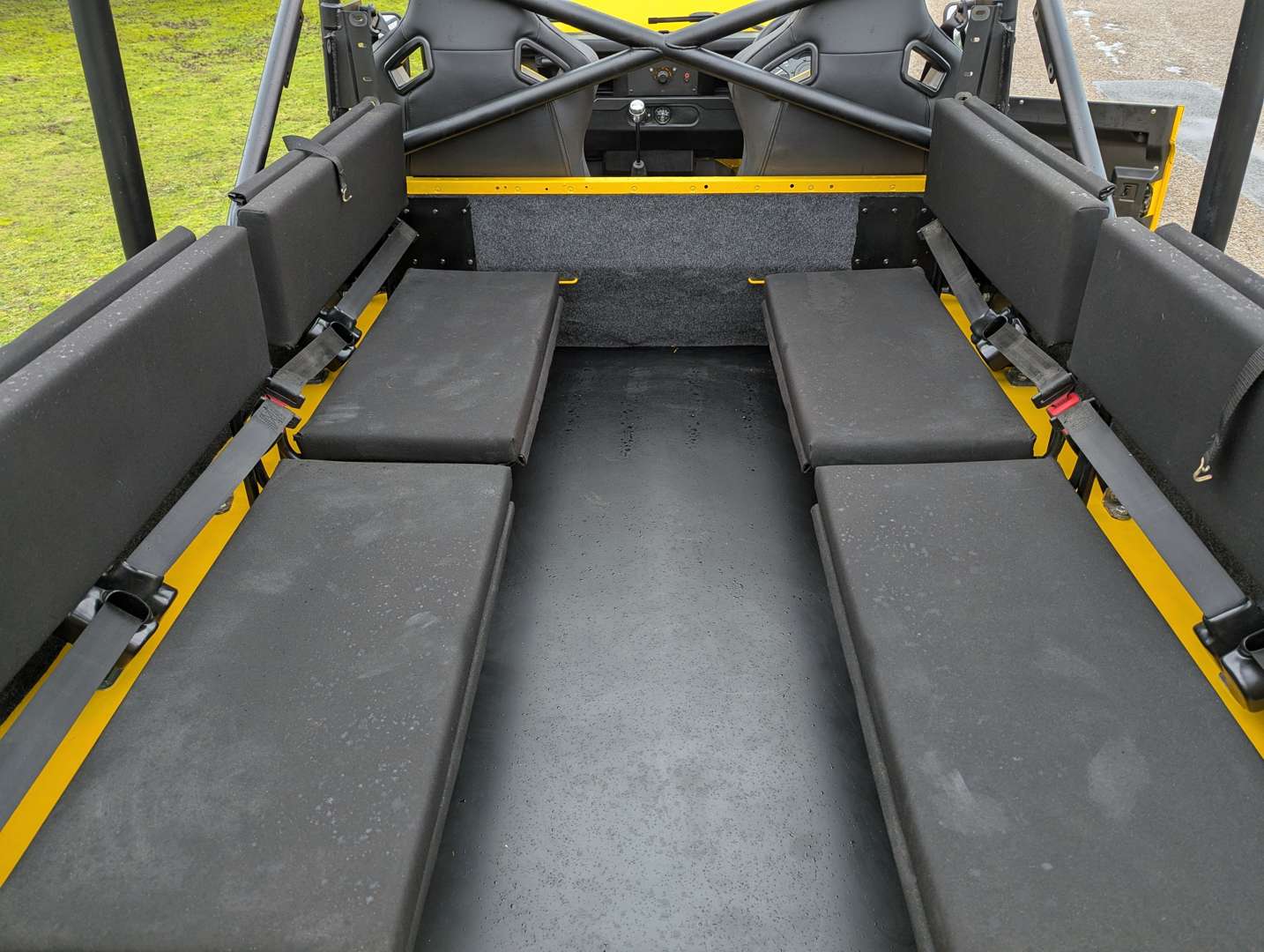 <p>1988 LAND ROVER DEFENDER 110</p>