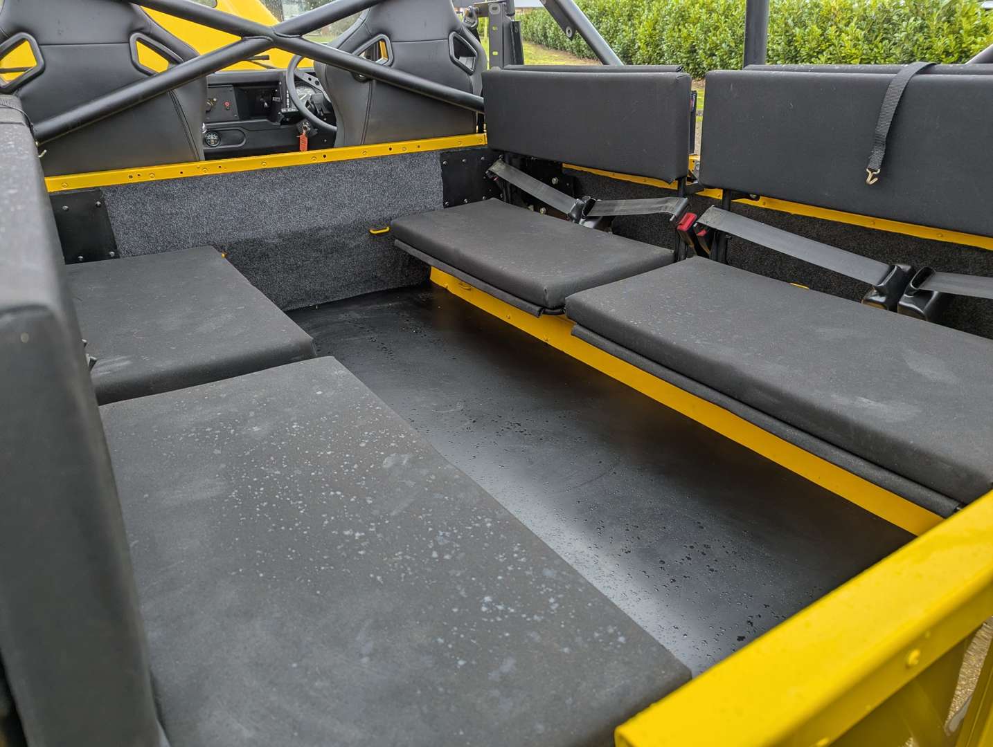 <p>1988 LAND ROVER DEFENDER 110</p>