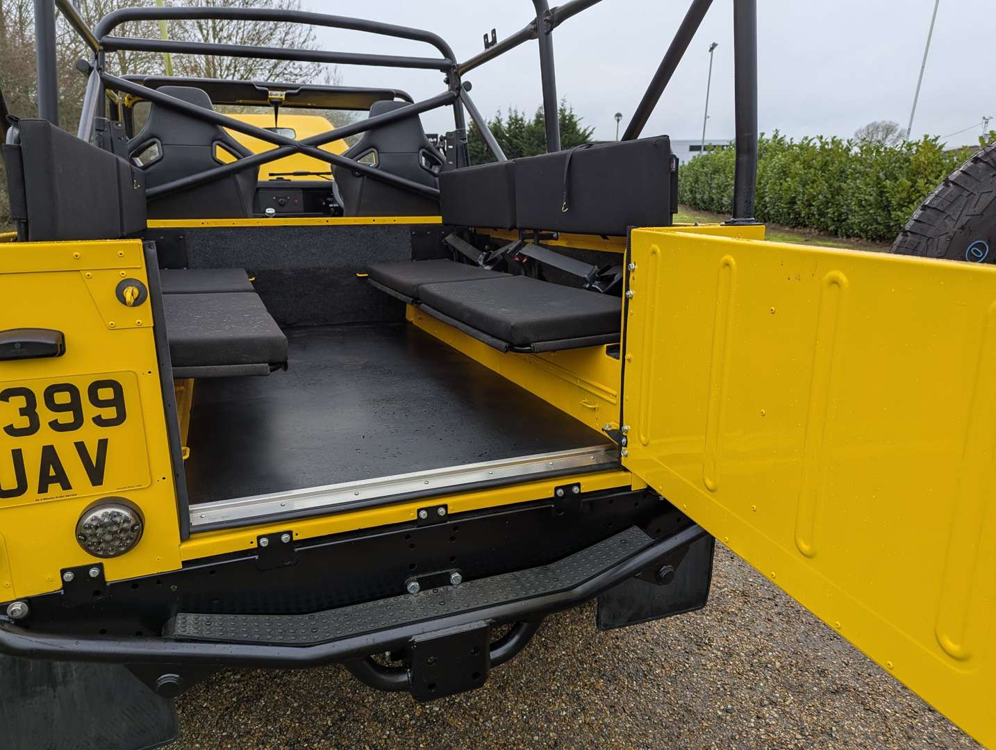 <p>1988 LAND ROVER DEFENDER 110</p>