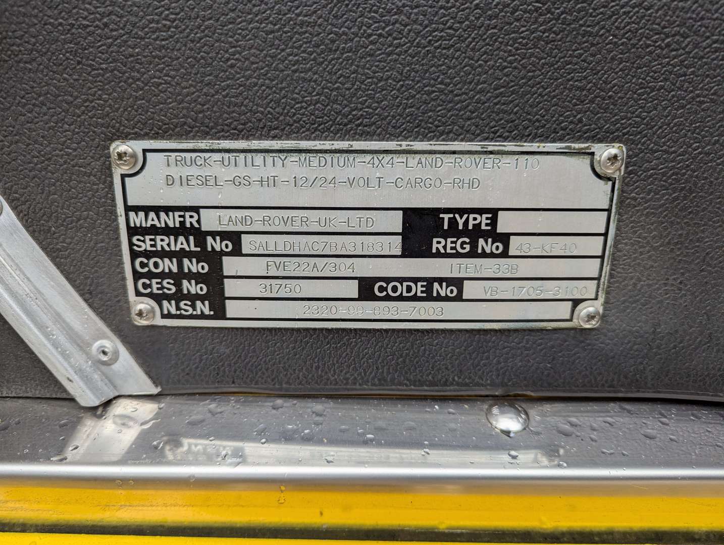 <p>1988 LAND ROVER DEFENDER 110</p>