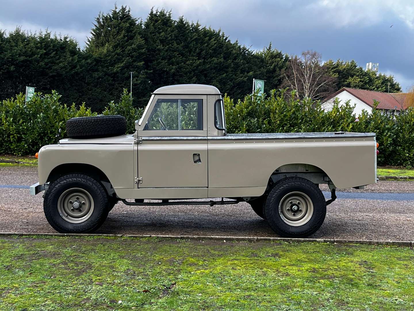 <p>1968 LAND ROVER SERIES IIA 109 LWB</p>