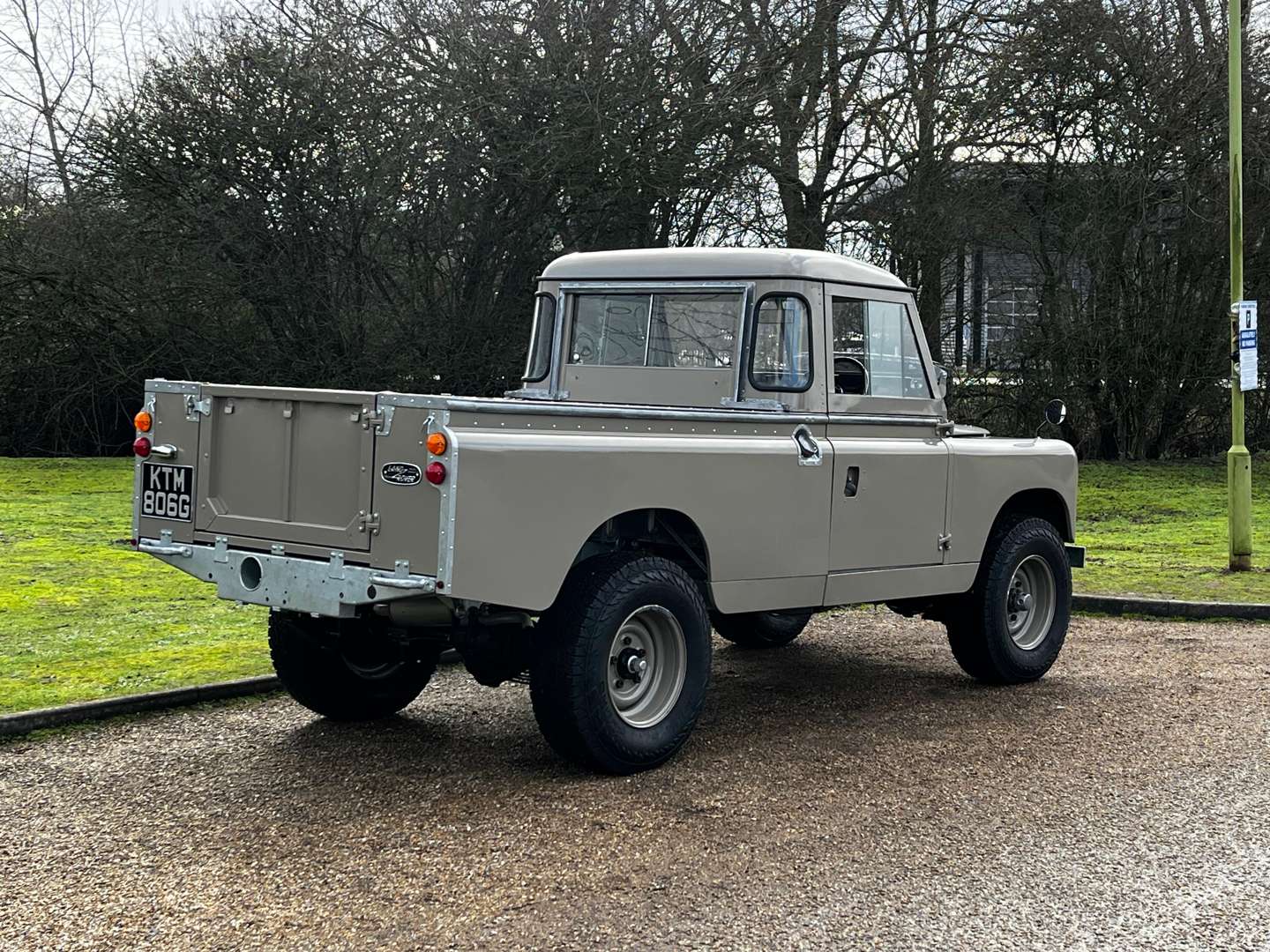 <p>1968 LAND ROVER SERIES IIA 109 LWB</p>