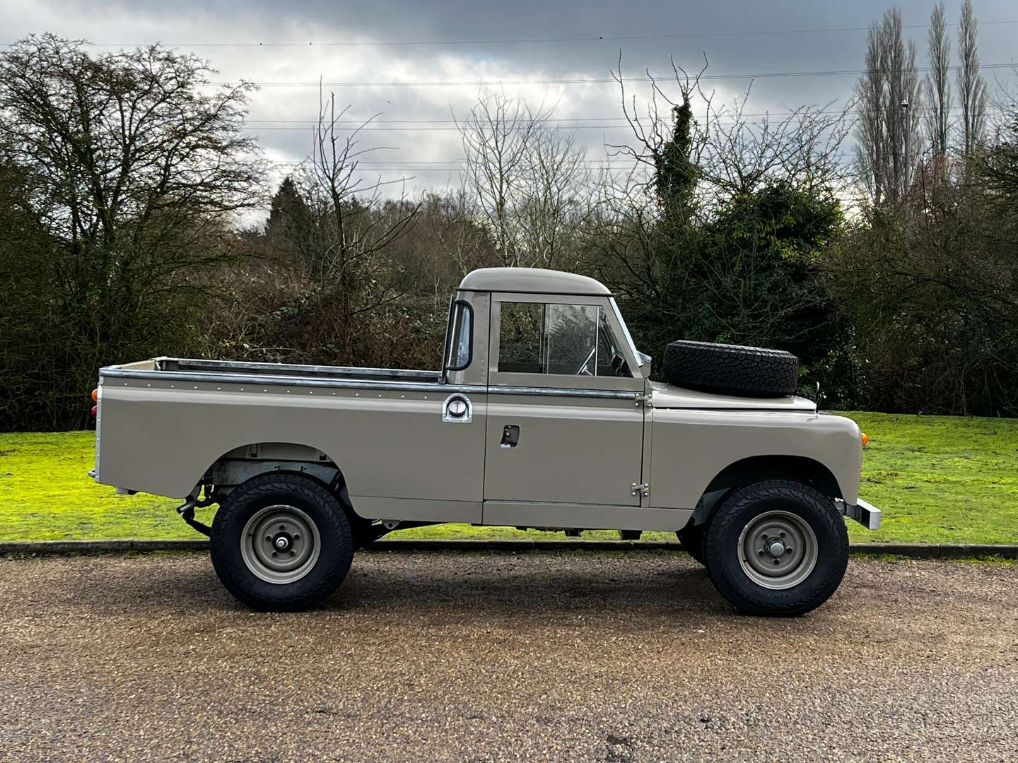 <p>1968 LAND ROVER SERIES IIA 109 LWB</p>