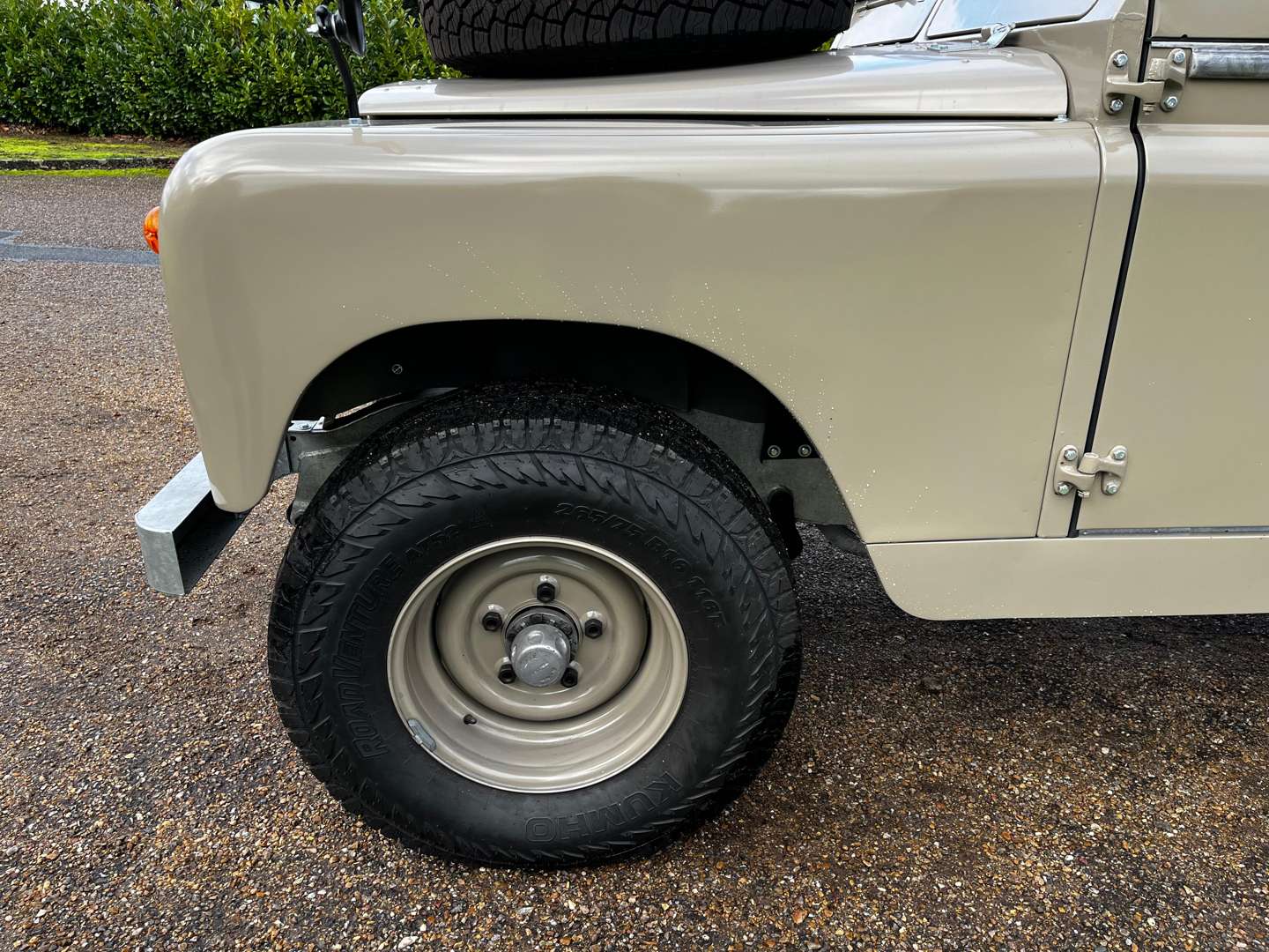 <p>1968 LAND ROVER SERIES IIA 109 LWB</p>