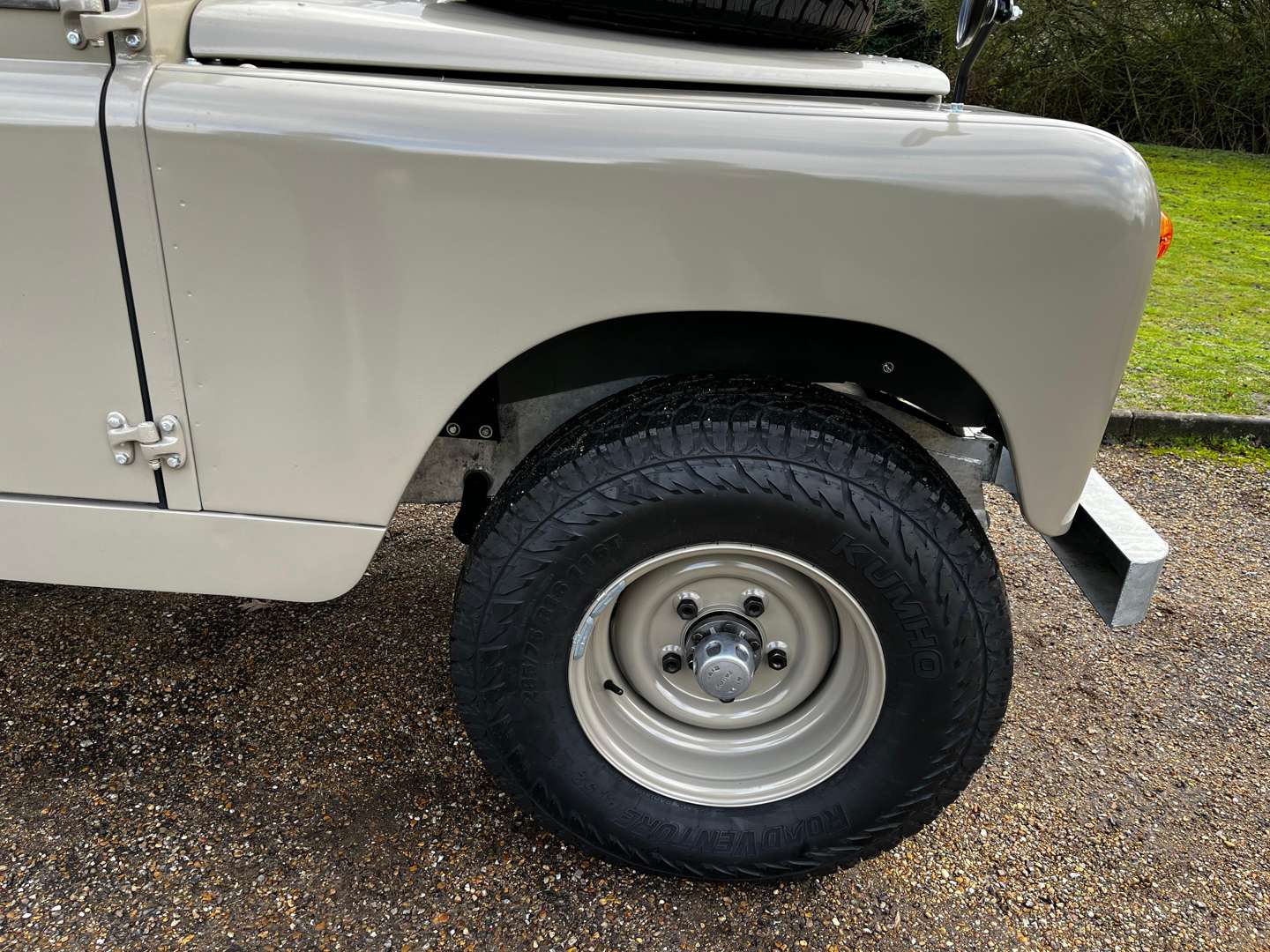 <p>1968 LAND ROVER SERIES IIA 109 LWB</p>