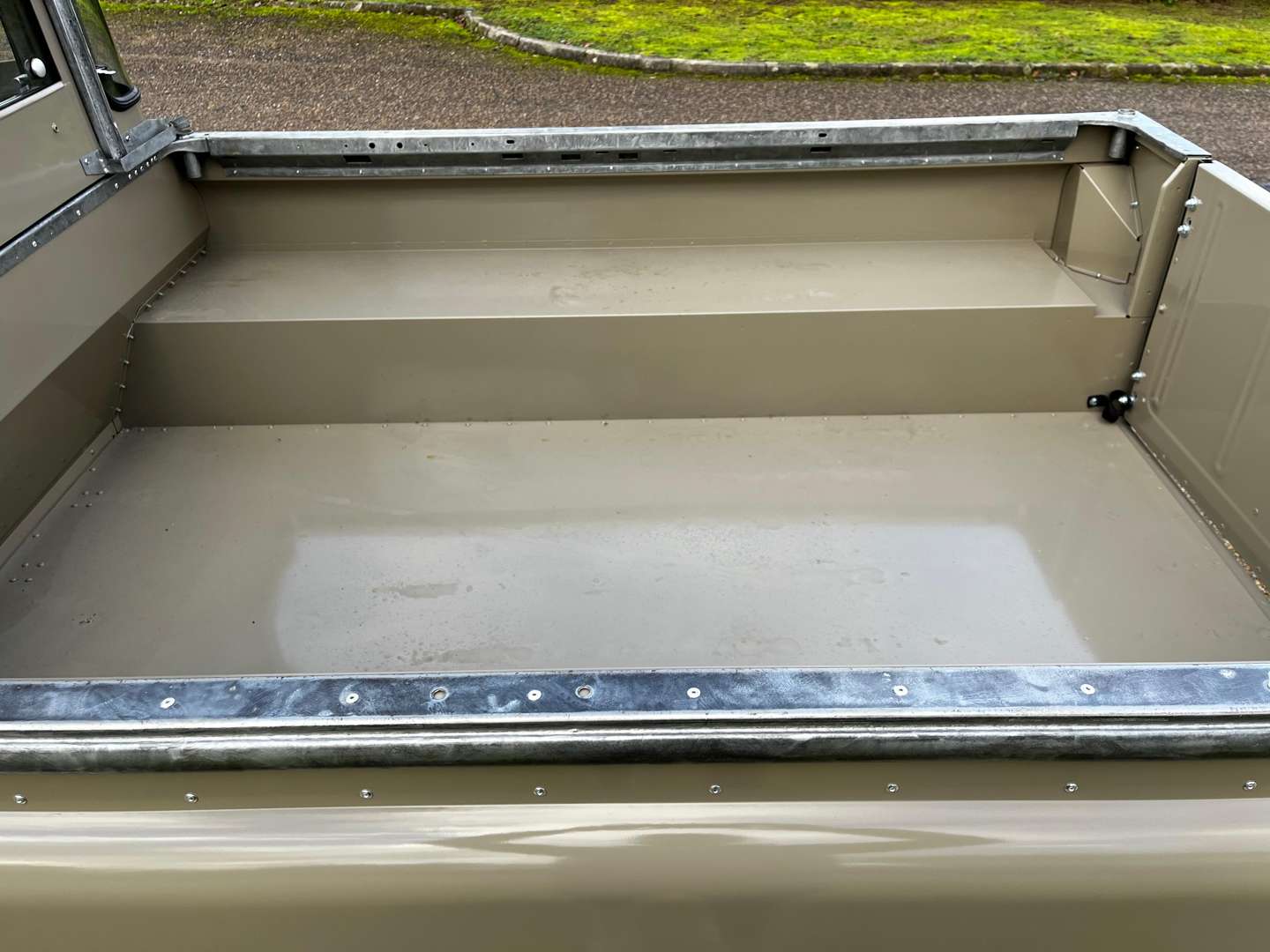 <p>1968 LAND ROVER SERIES IIA 109 LWB</p>