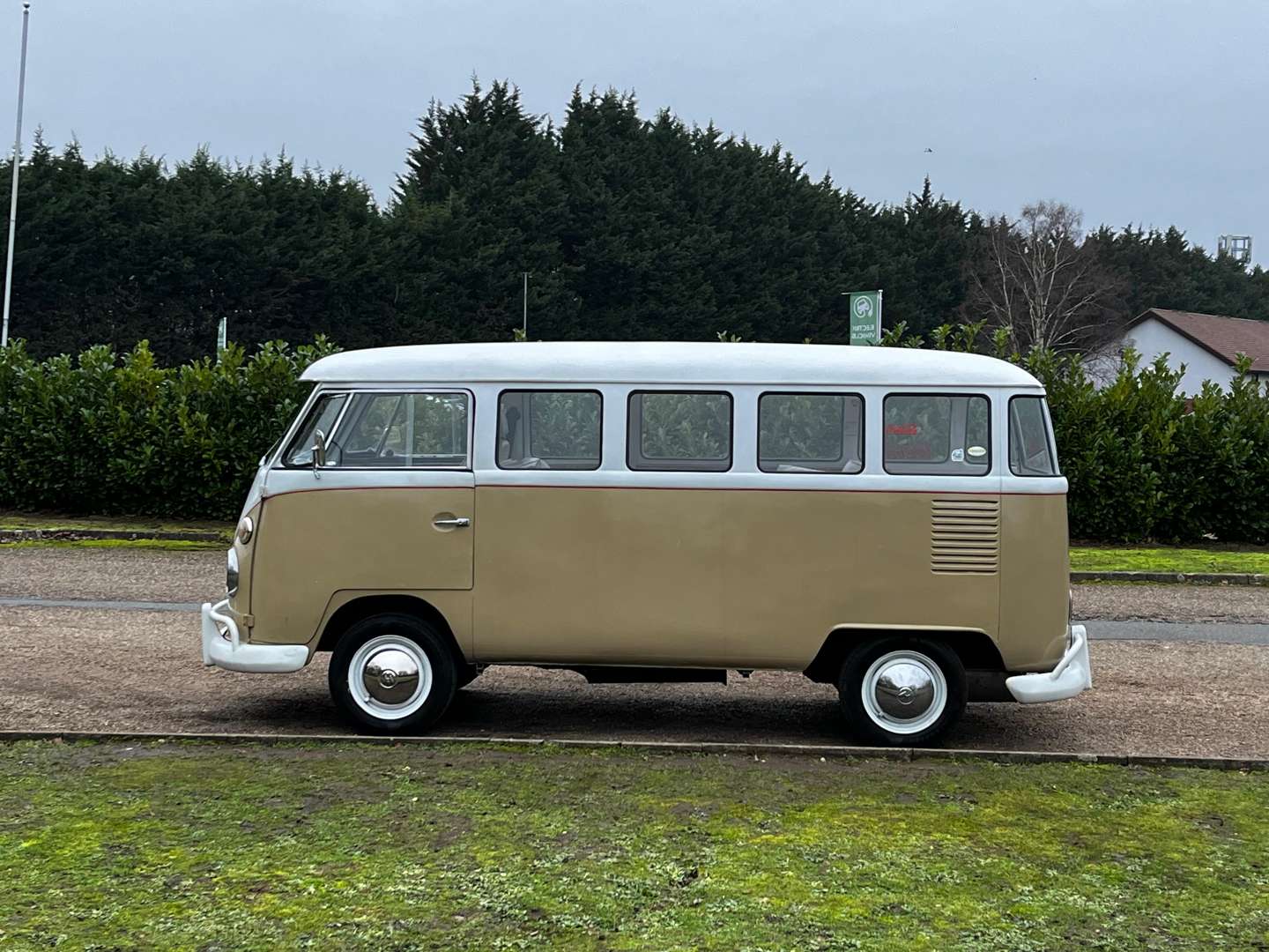 <p>1970 VW SPLIT SCREEN CAMPER LHD</p>