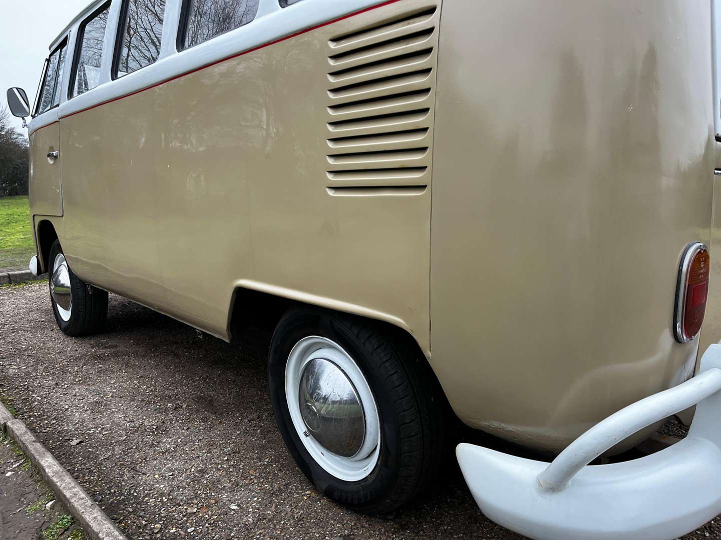 <p>1970 VW SPLIT SCREEN CAMPER LHD</p>