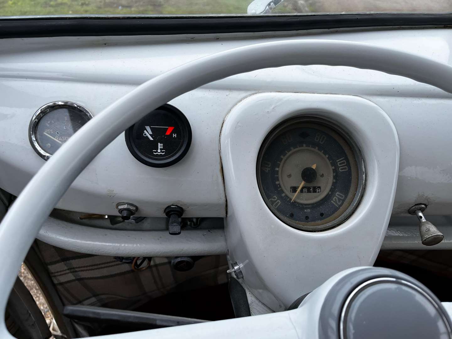 <p>1970 VW SPLIT SCREEN CAMPER LHD</p>