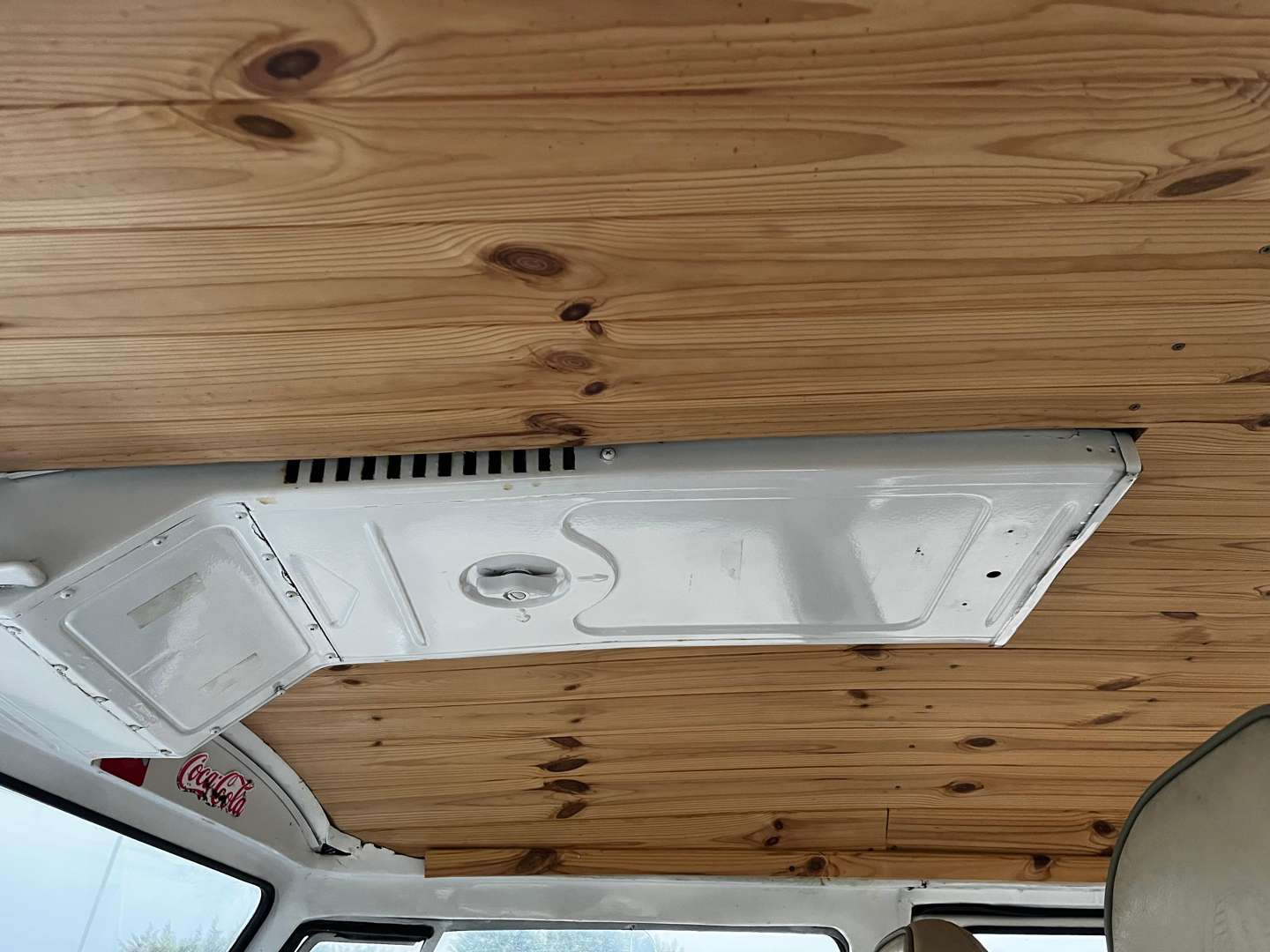 <p>1970 VW SPLIT SCREEN CAMPER LHD</p>