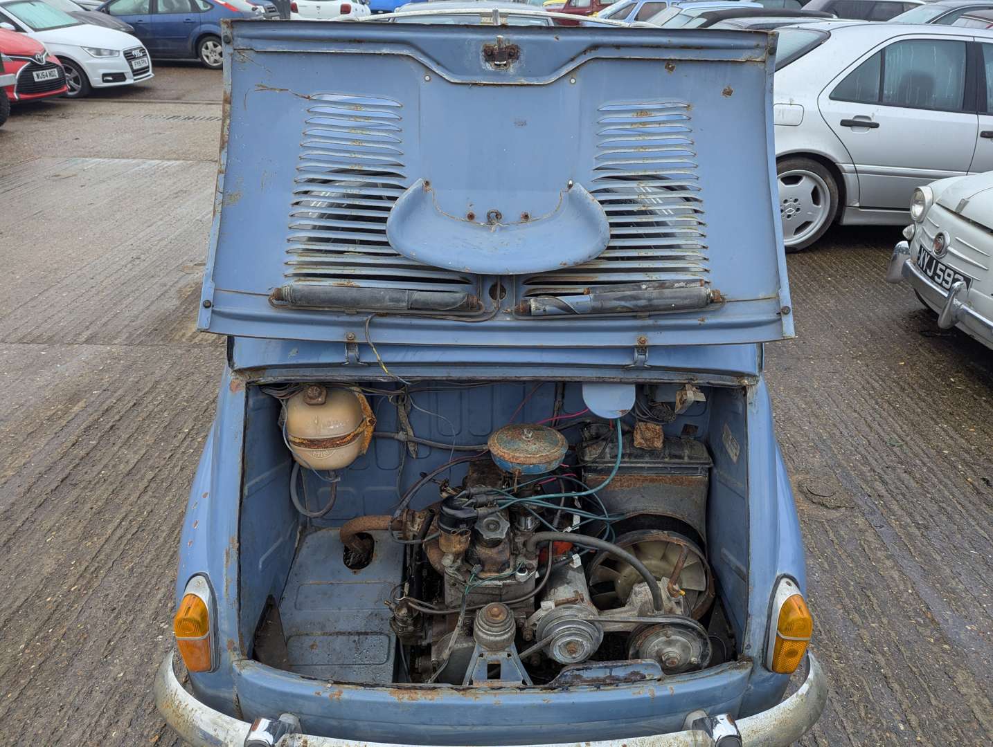 <p>1966 SEAT 600D LHD</p>