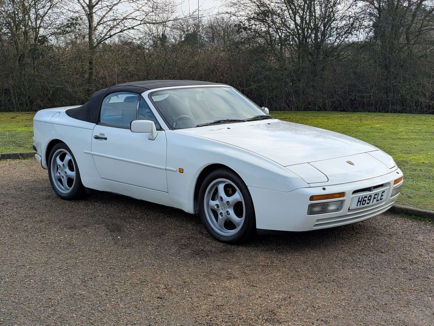 <p>1990 PORSCHE 944 S2 CABRIO</p>