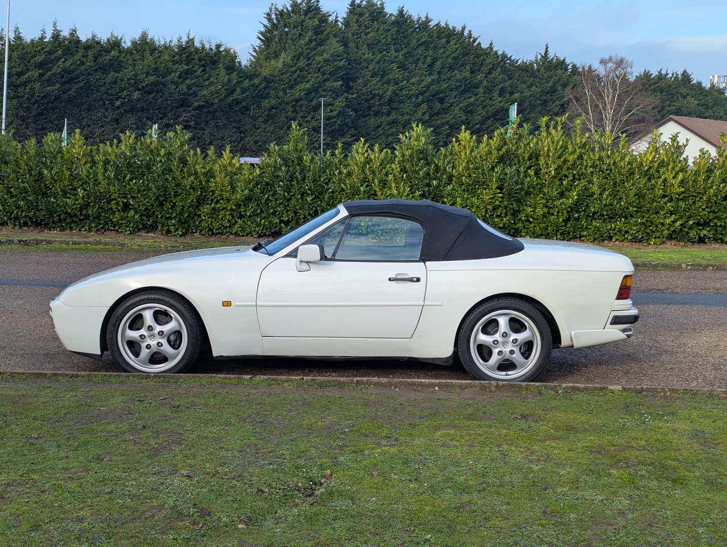 <p>1990 PORSCHE 944 S2 CABRIO</p>