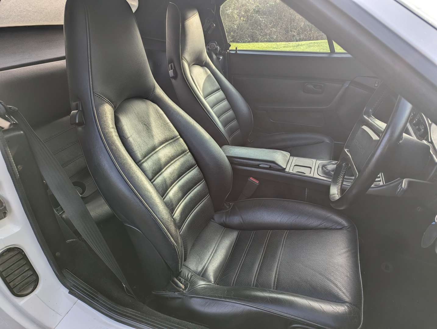 <p>1990 PORSCHE 944 S2 CABRIO</p>