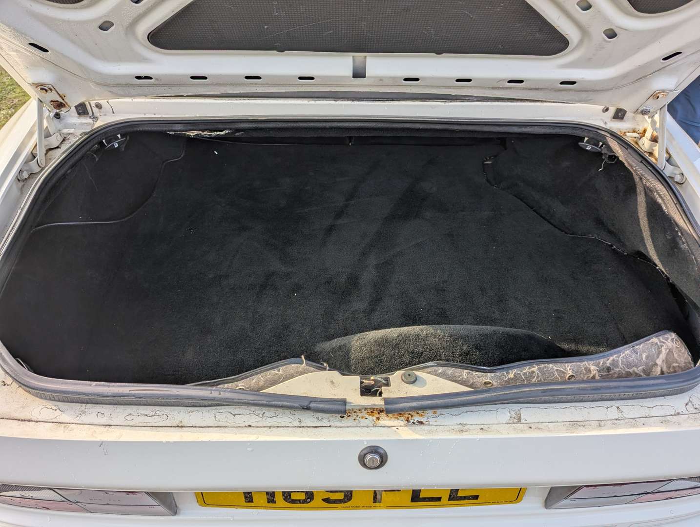 <p>1990 PORSCHE 944 S2 CABRIO</p>