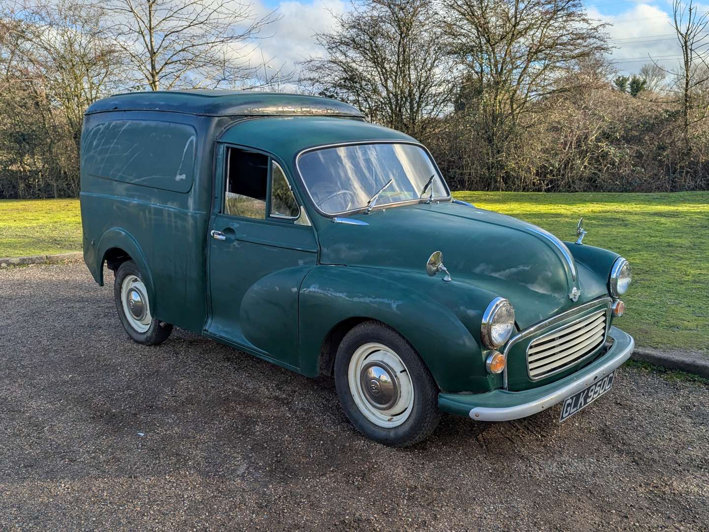 <p>1965 MORRIS MINOR VAN</p>