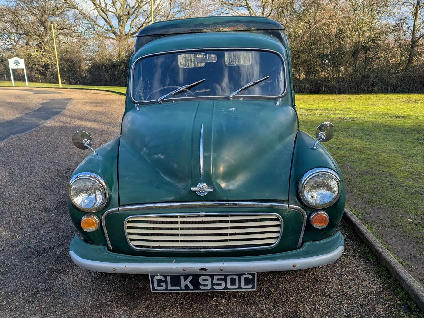 <p>1965 MORRIS MINOR VAN</p>