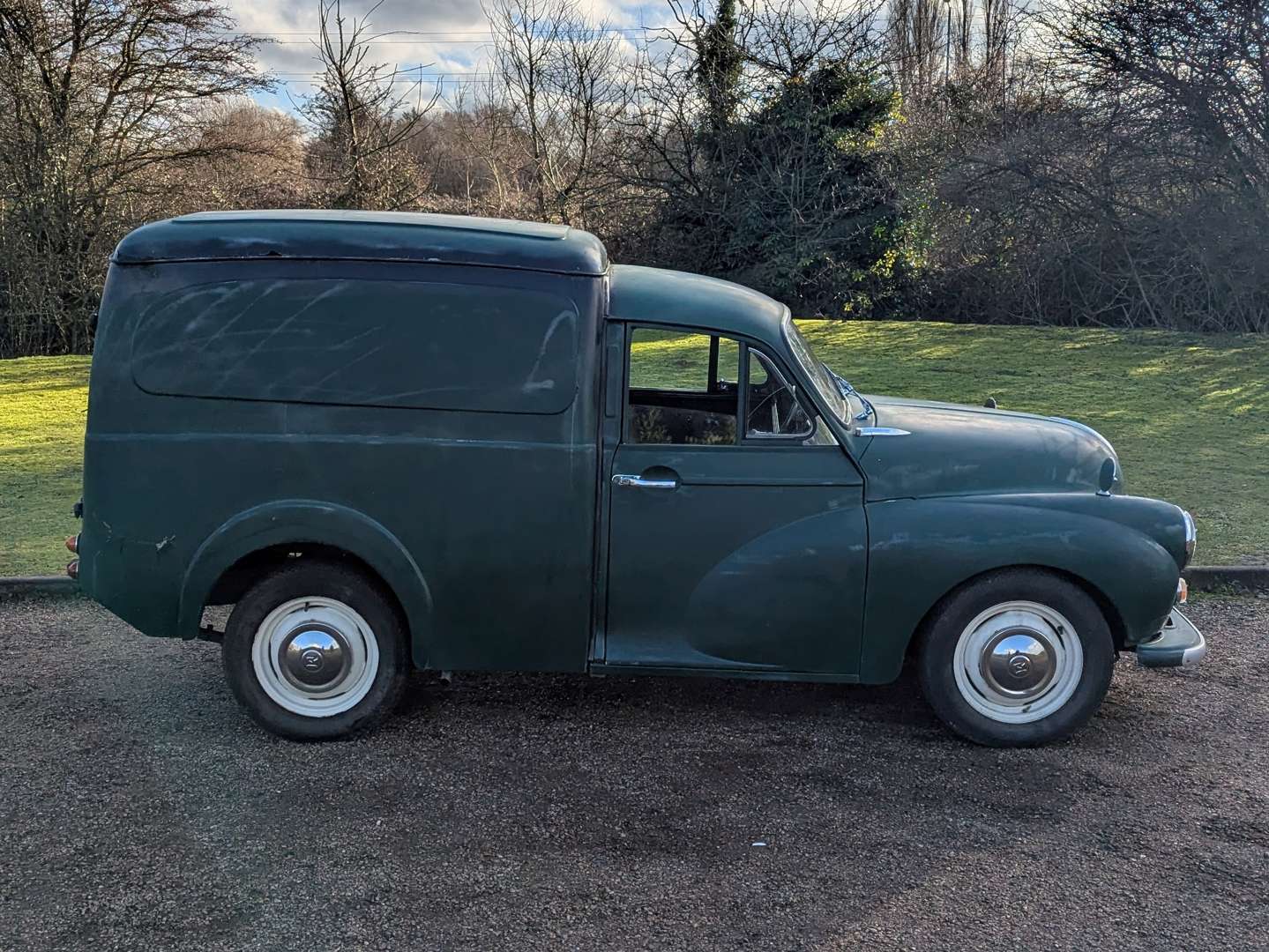 <p>1965 MORRIS MINOR VAN</p>