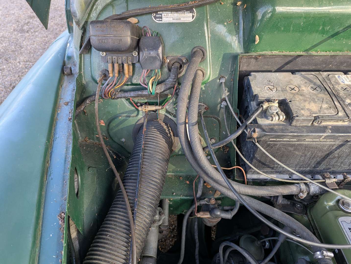 <p>1965 MORRIS MINOR VAN</p>