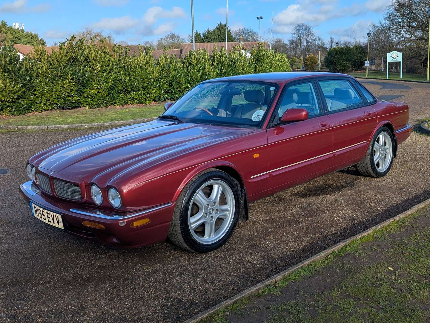 <p>1998 JAGUAR XJR V8 AUTO</p>