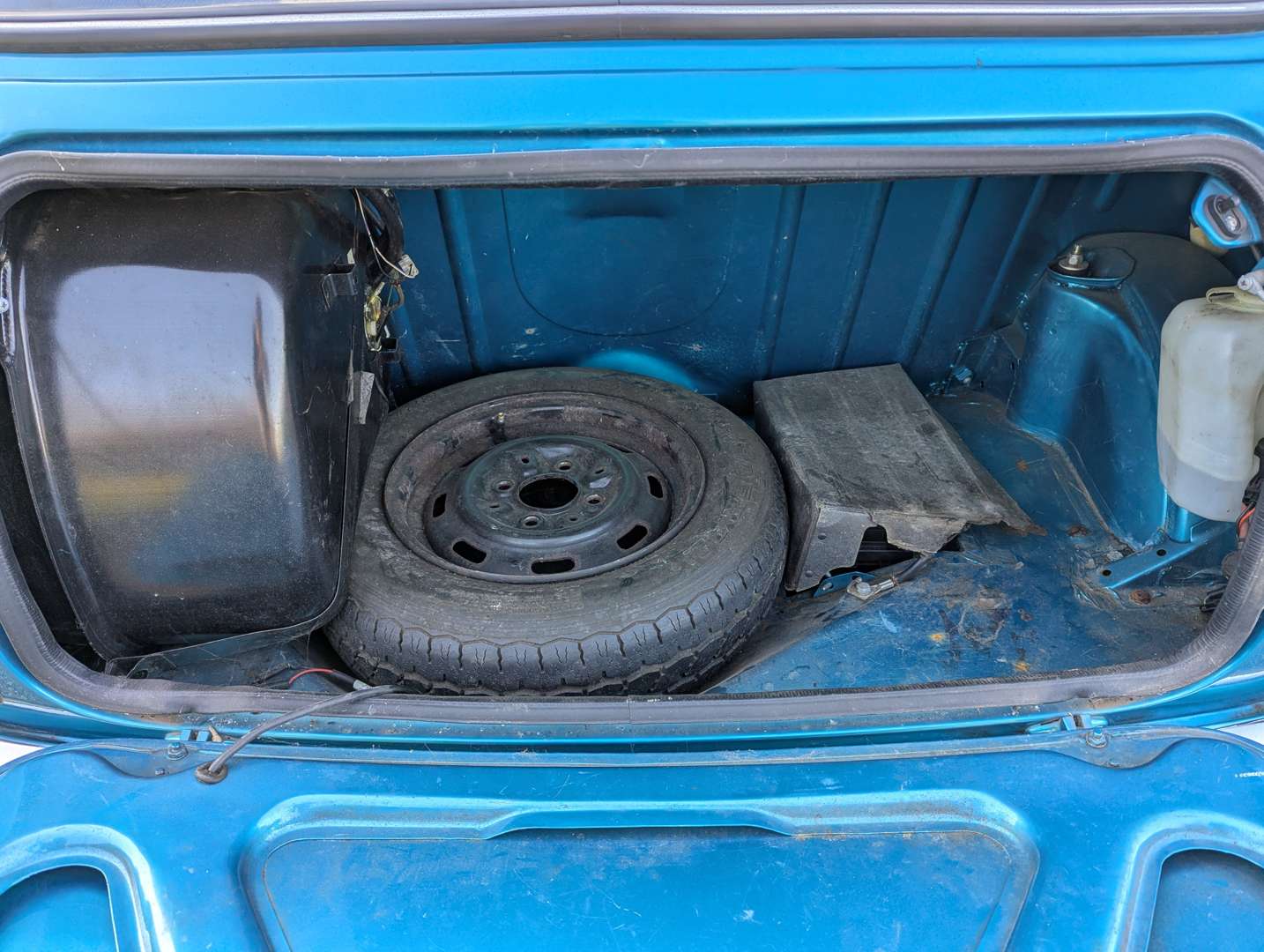 <p>1995 ROVER MINI SPRITE</p>